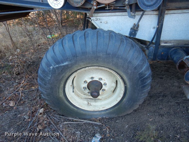 image for item MM9815 1980 Gleaner L2  combine
