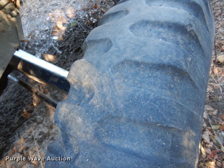 image for item MM9815 1980 Gleaner L2  combine