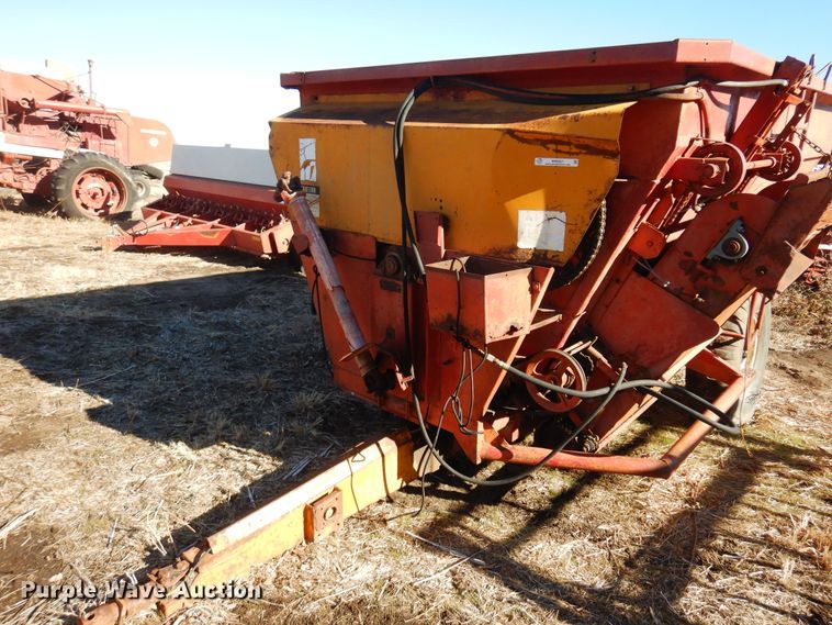 image for item MM9821 Kelly-Ryan  feed mixer