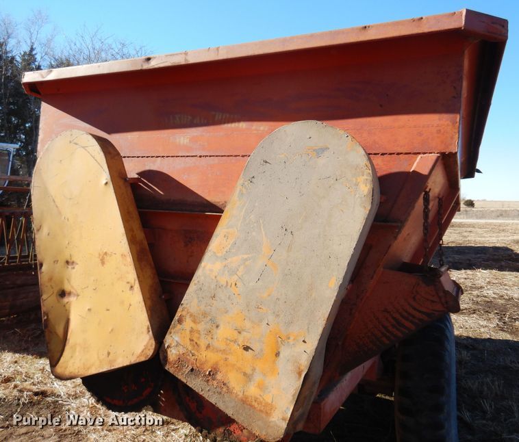 image for item MM9821 Kelly-Ryan  feed mixer