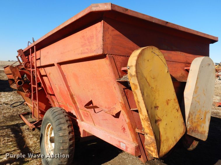 image for item MM9821 Kelly-Ryan  feed mixer