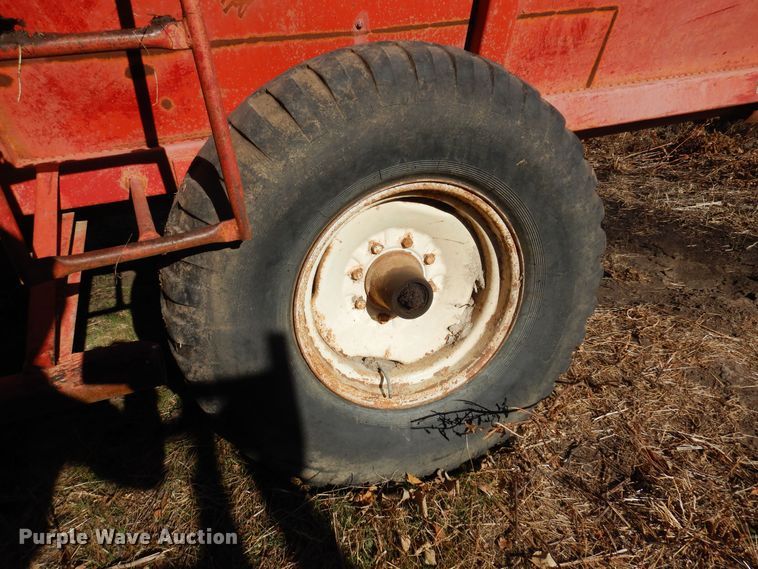 image for item MM9821 Kelly-Ryan  feed mixer