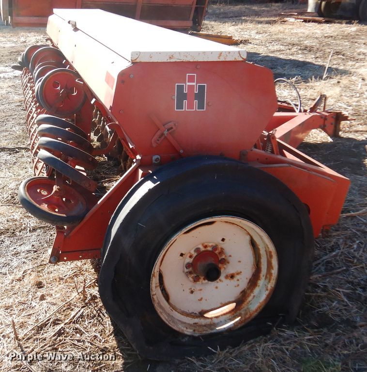 image for item MM9822 International 510  grain drill