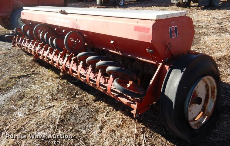 image for item MM9822 International 510  grain drill