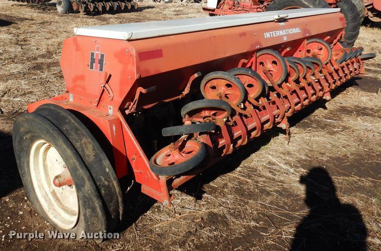 image for item MM9822 International 510  grain drill