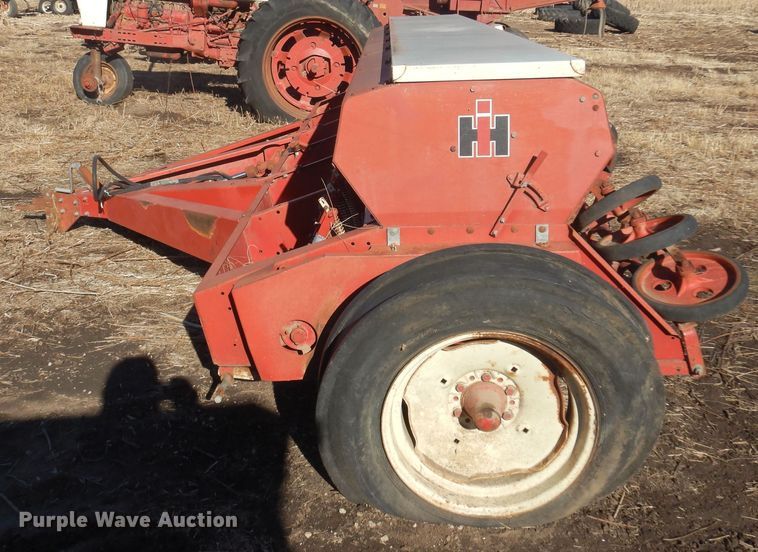 image for item MM9822 International 510  grain drill