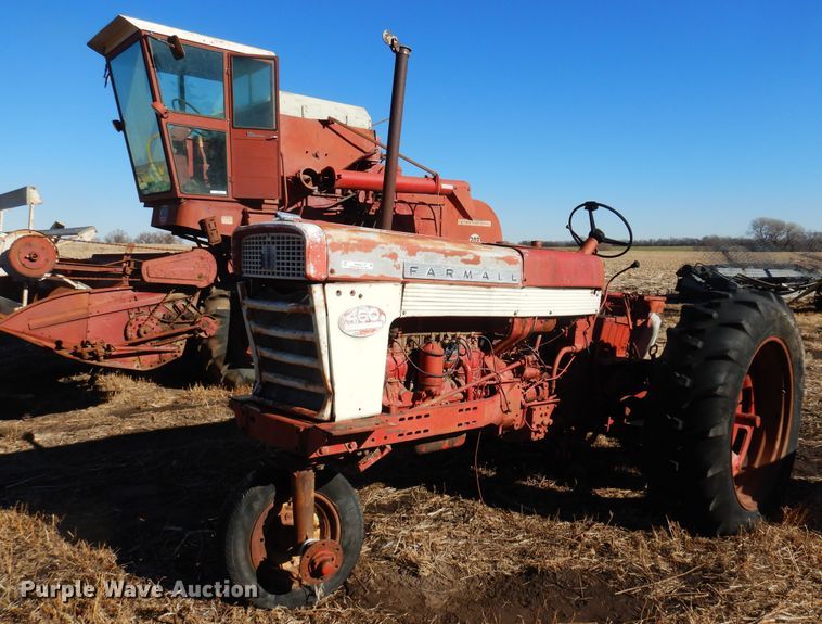 image for item MM9823 Farmall 460  tractor