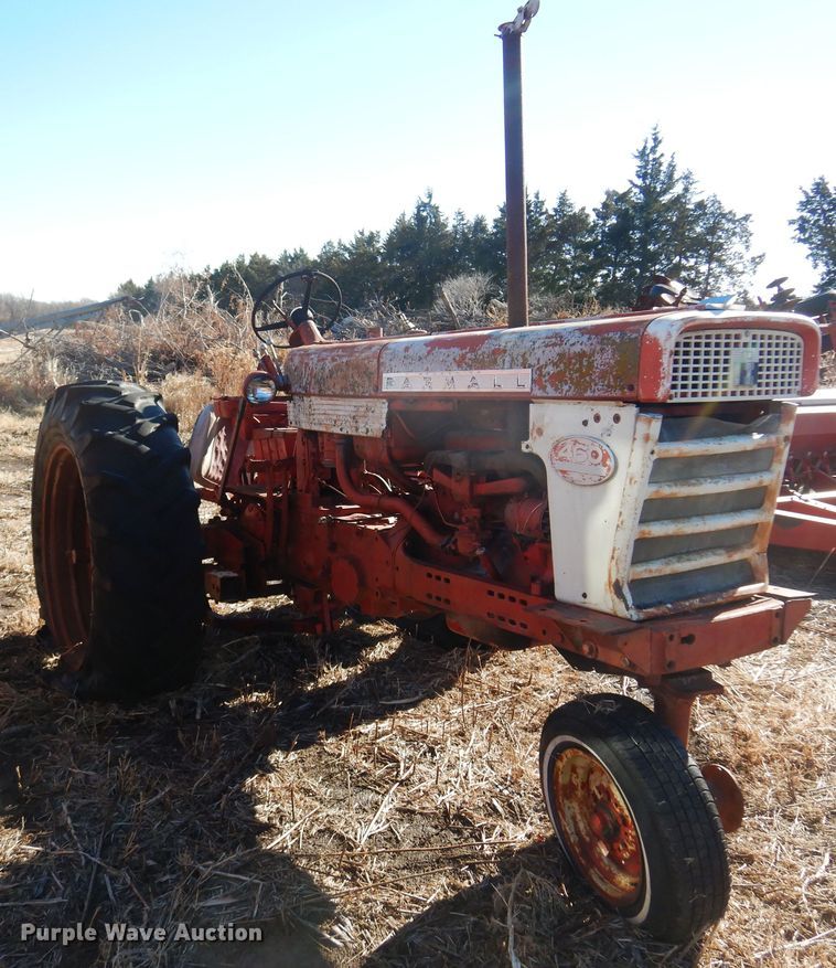 image for item MM9823 Farmall 460  tractor