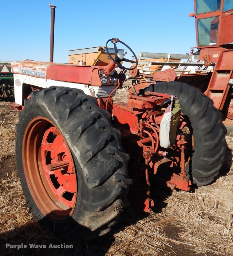image for item MM9823 Farmall 460  tractor
