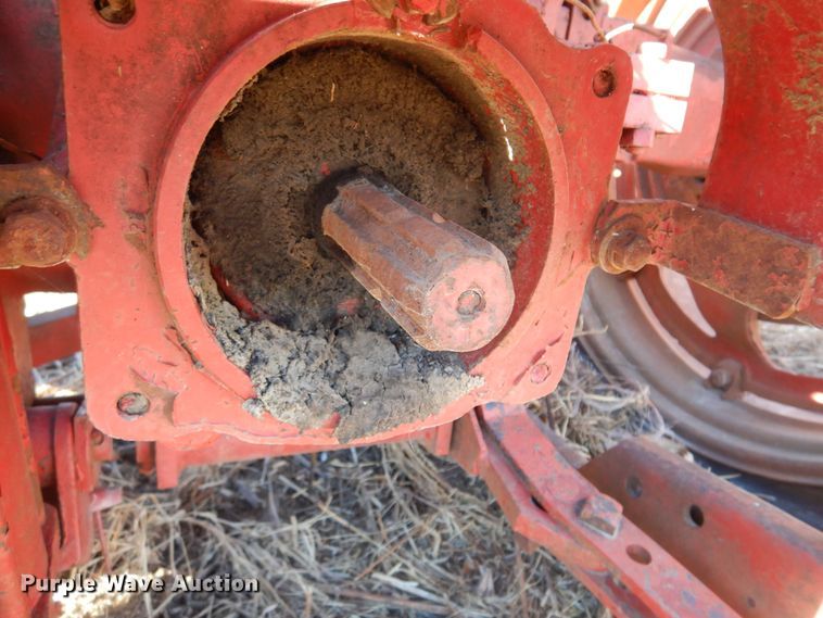 image for item MM9823 Farmall 460  tractor