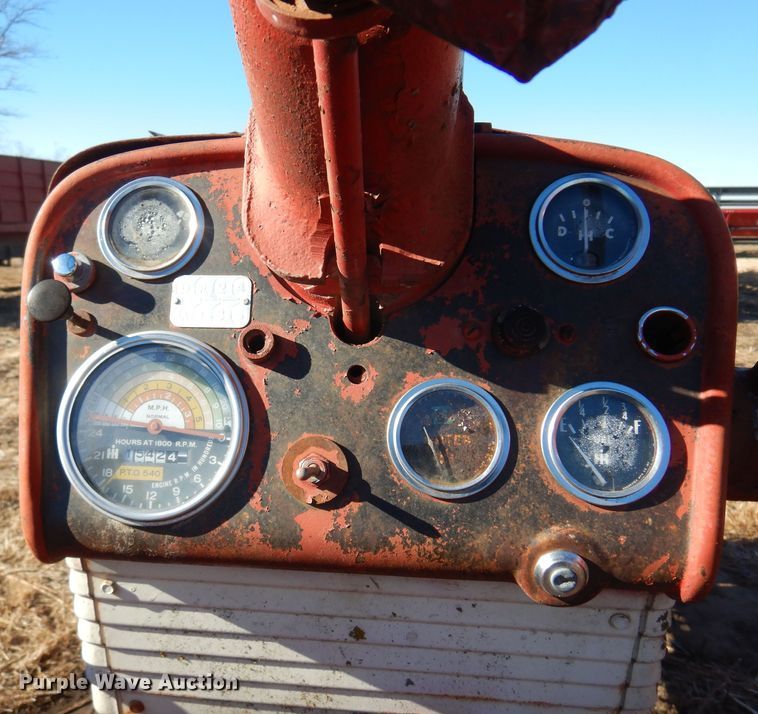 image for item MM9823 Farmall 460  tractor