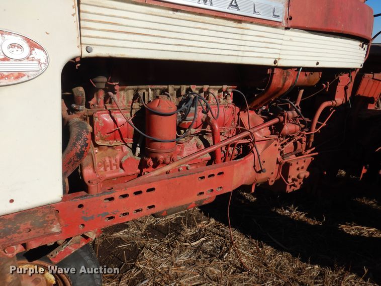 image for item MM9823 Farmall 460  tractor