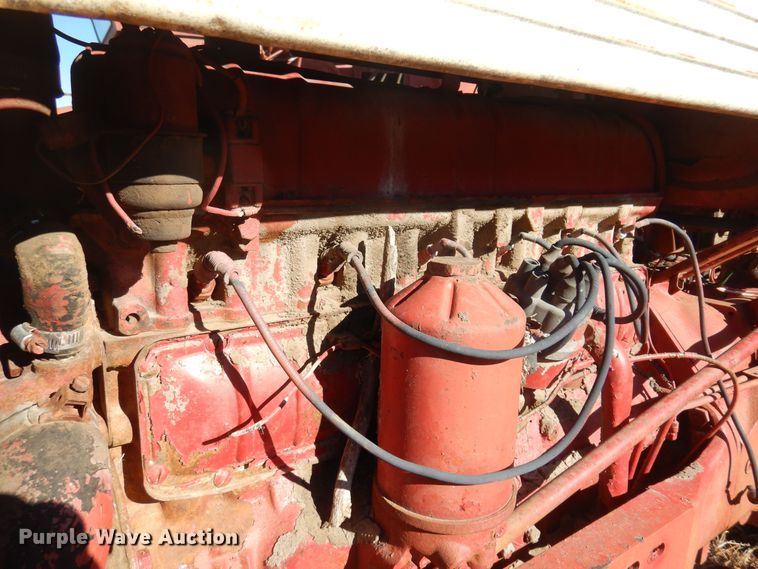 image for item MM9823 Farmall 460  tractor