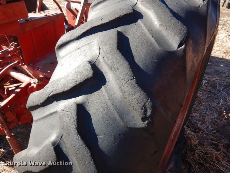 image for item MM9823 Farmall 460  tractor