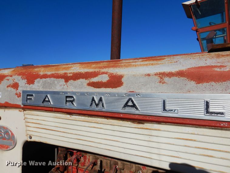 image for item MM9823 Farmall 460  tractor