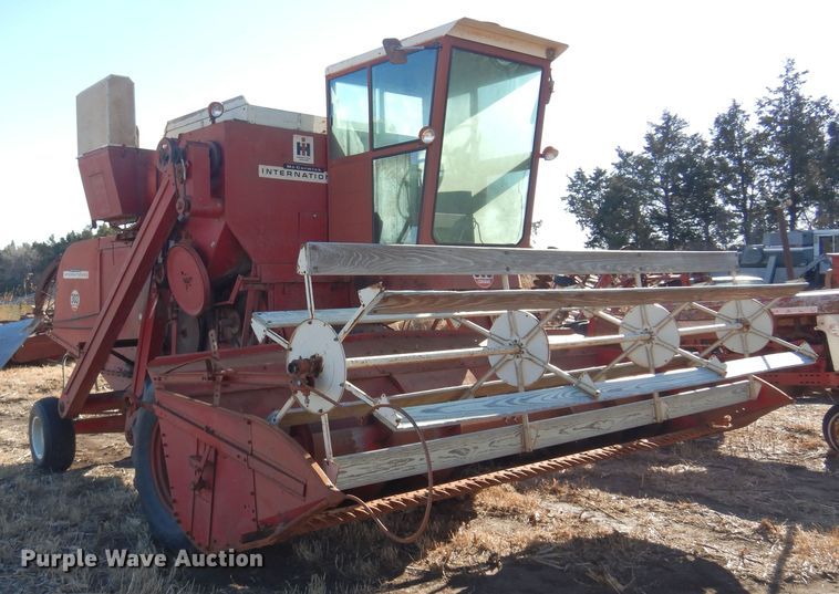 image for item MM9824 1964 International 303  combine