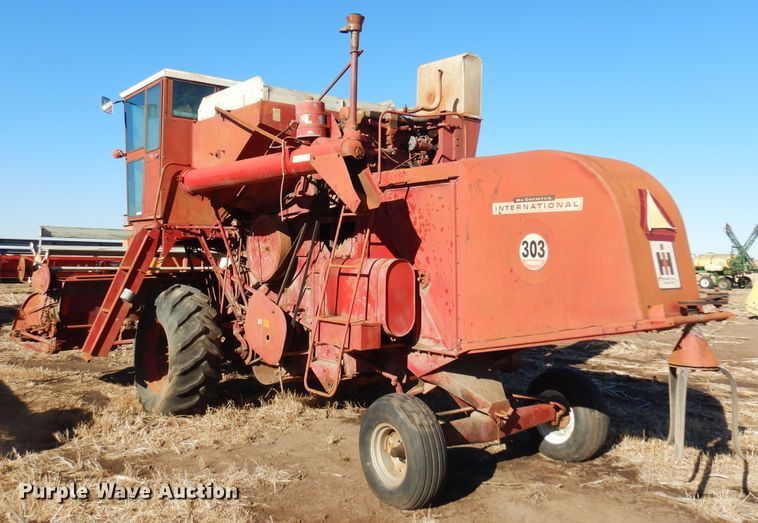 image for item MM9824 1964 International 303  combine