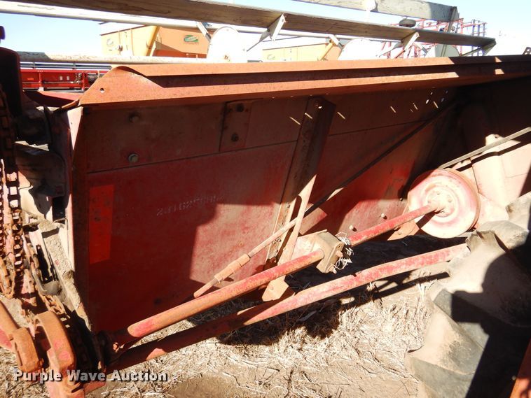 image for item MM9824 1964 International 303  combine