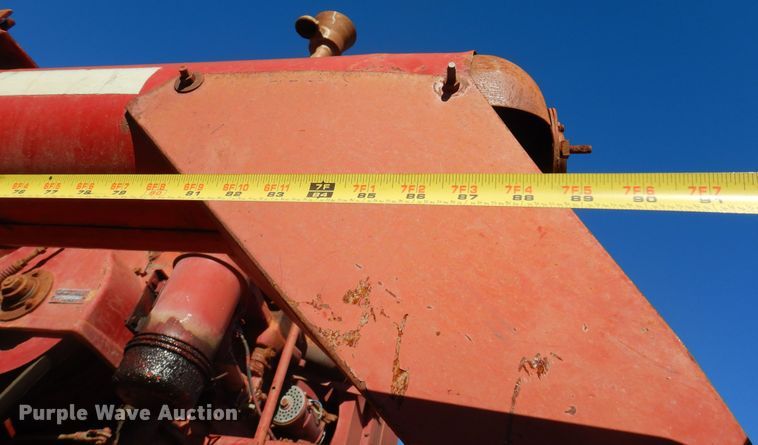 image for item MM9824 1964 International 303  combine