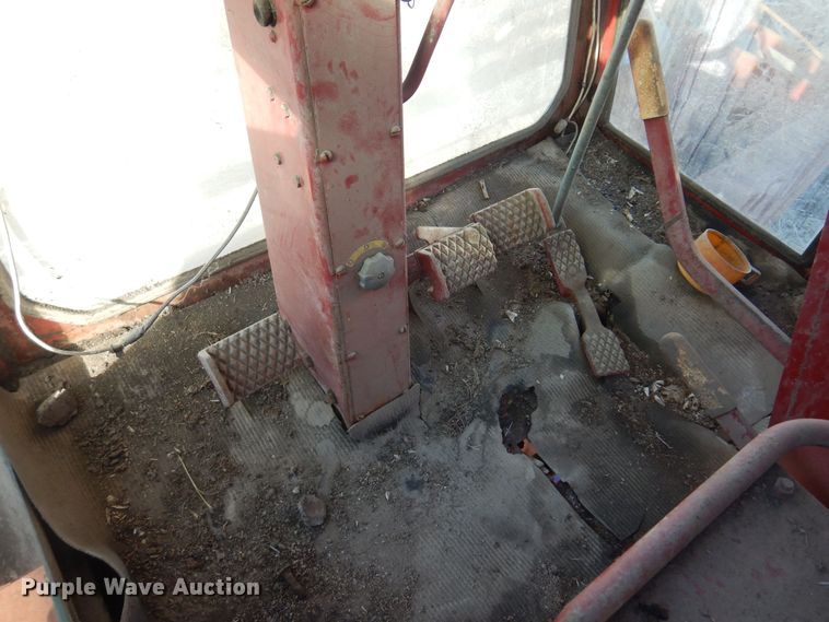 image for item MM9824 1964 International 303  combine