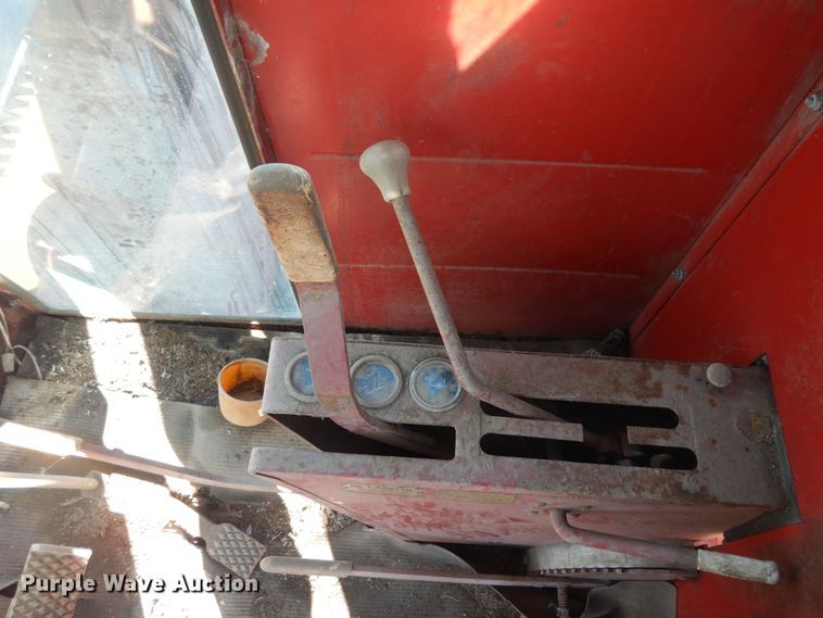 image for item MM9824 1964 International 303  combine