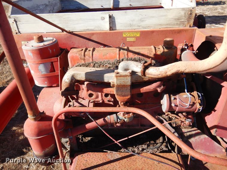 image for item MM9824 1964 International 303  combine