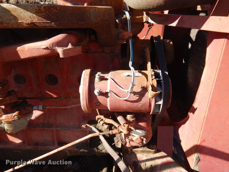 image for item MM9824 1964 International 303  combine