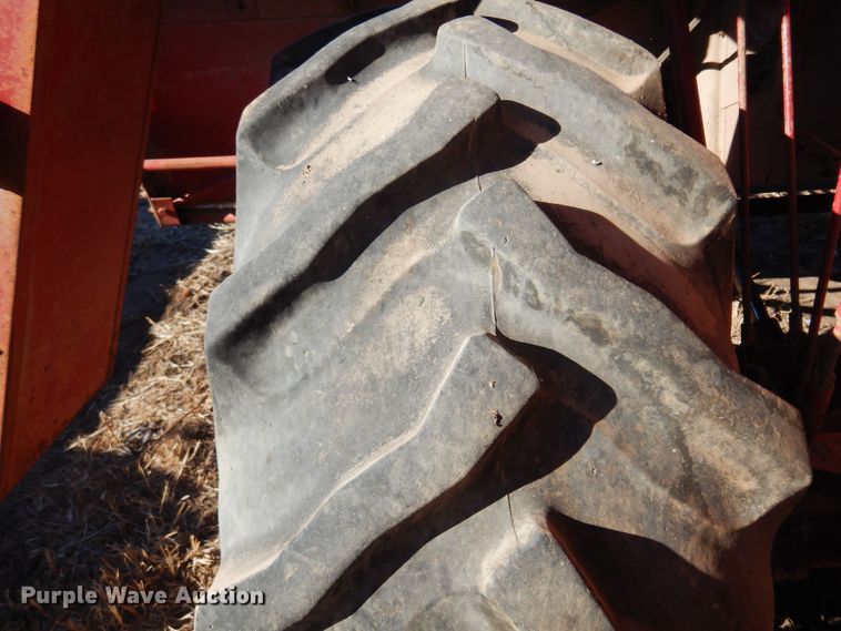 image for item MM9824 1964 International 303  combine