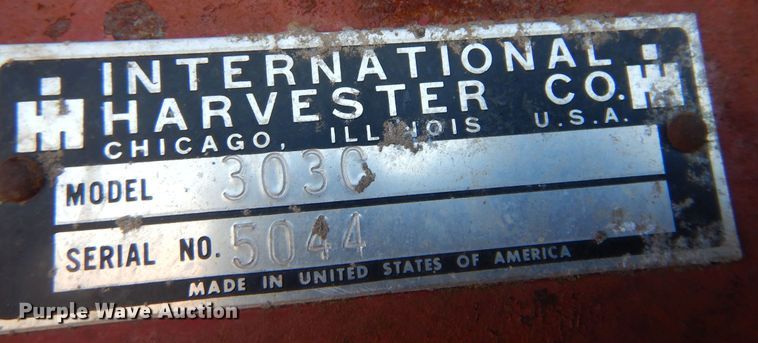 image for item MM9824 1964 International 303  combine