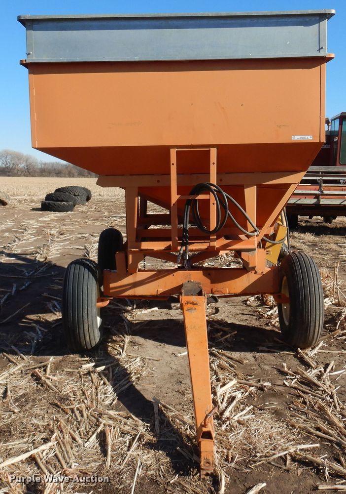 image for item MM9828 Bradford  gravity wagon