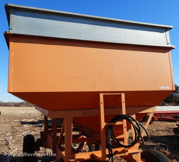 image for item MM9828 Bradford  gravity wagon