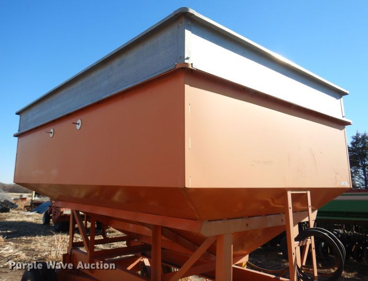 image for item MM9828 Bradford  gravity wagon