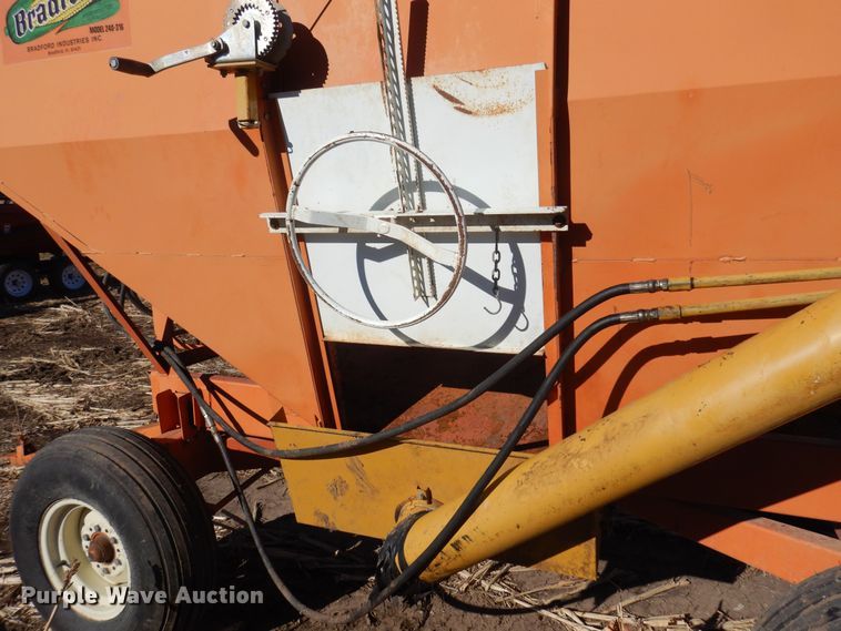 image for item MM9828 Bradford  gravity wagon