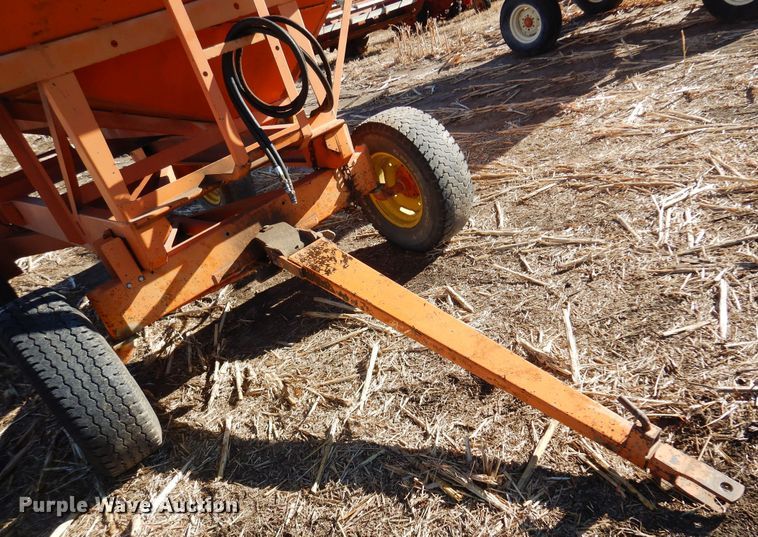 image for item MM9829 Bradford  gravity wagon