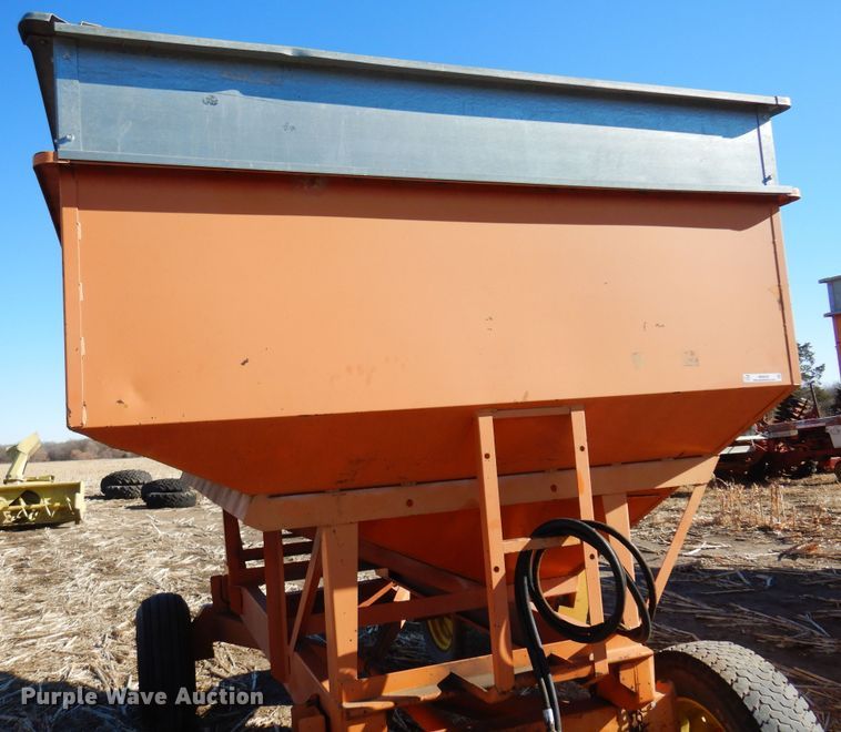 image for item MM9829 Bradford  gravity wagon
