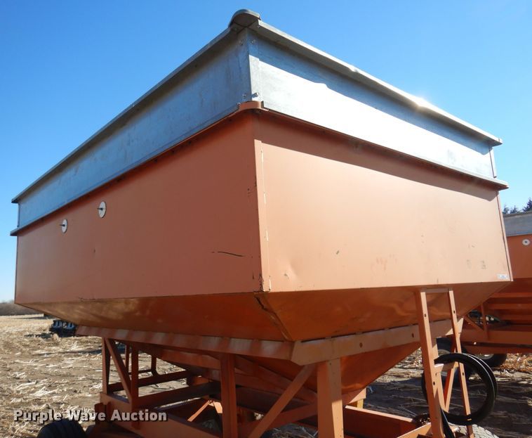 image for item MM9829 Bradford  gravity wagon