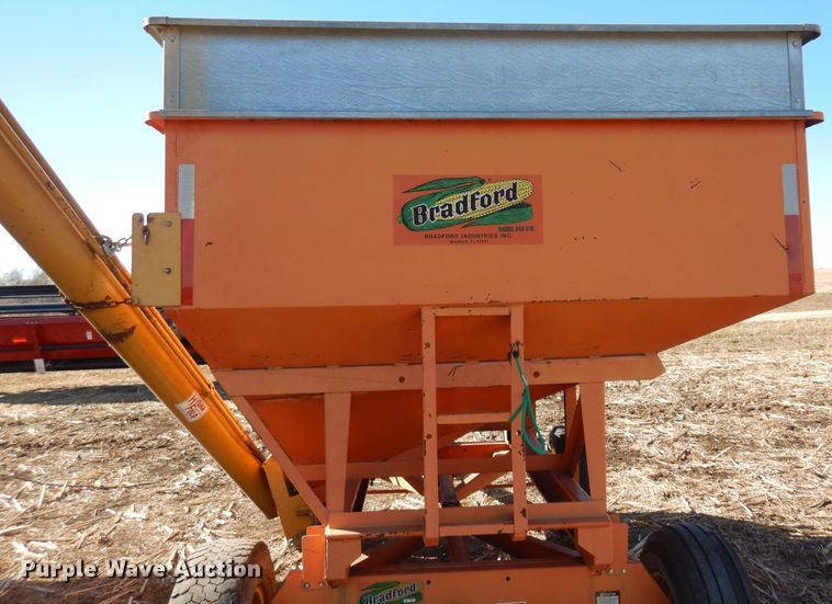 image for item MM9829 Bradford  gravity wagon