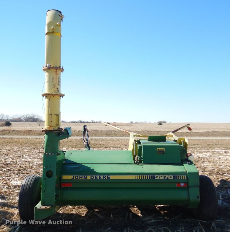 image for item MM9831 1989 John Deere 3970  forage harvester