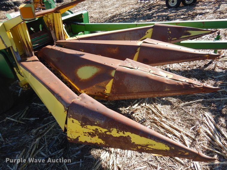 image for item MM9831 1989 John Deere 3970  forage harvester