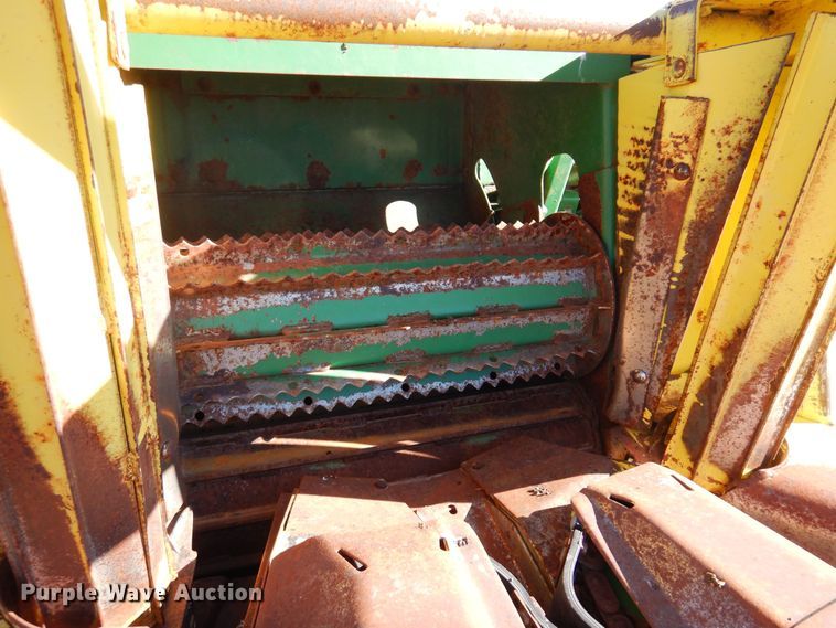 image for item MM9831 1989 John Deere 3970  forage harvester