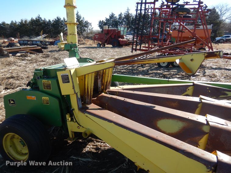 image for item MM9831 1989 John Deere 3970  forage harvester