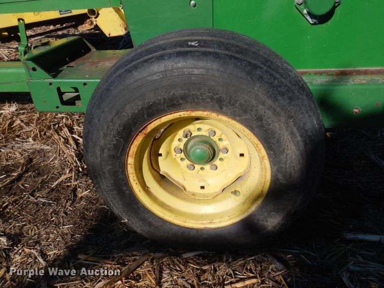 image for item MM9831 1989 John Deere 3970  forage harvester