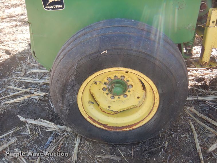 image for item MM9831 1989 John Deere 3970  forage harvester