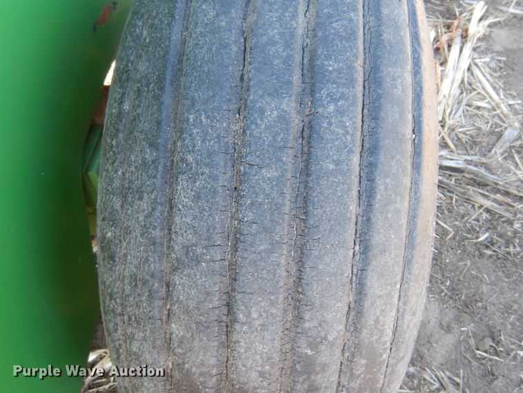 image for item MM9831 1989 John Deere 3970  forage harvester