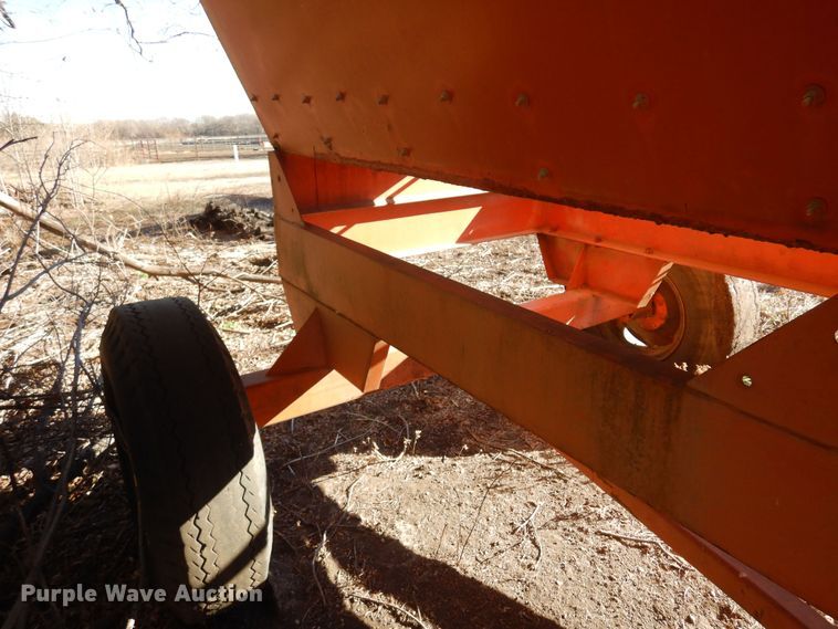 image for item MM9841 Richardton  silage dump wagon