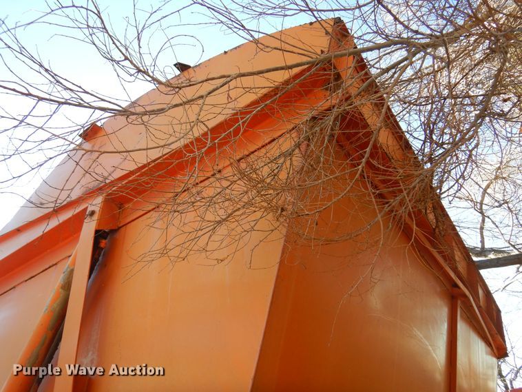 image for item MM9841 Richardton  silage dump wagon