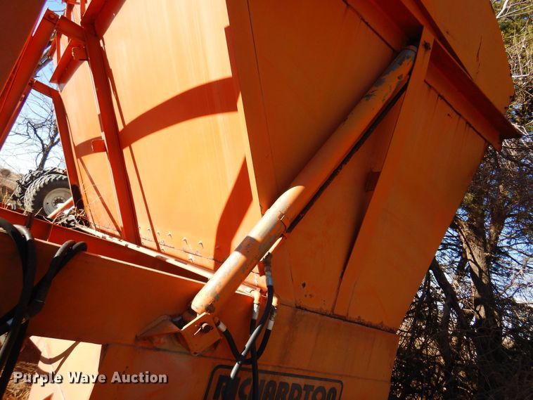 image for item MM9841 Richardton  silage dump wagon