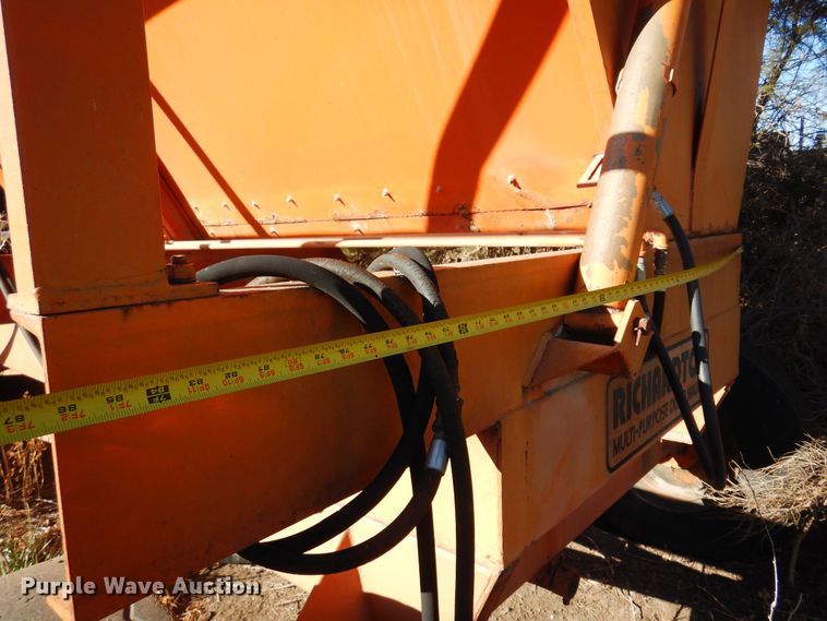 image for item MM9841 Richardton  silage dump wagon