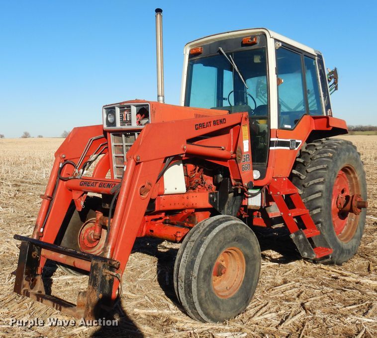 image for item MM9842 1977 International 1086  tractor