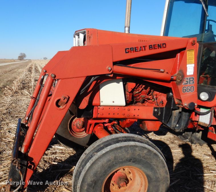 image for item MM9842 1977 International 1086  tractor